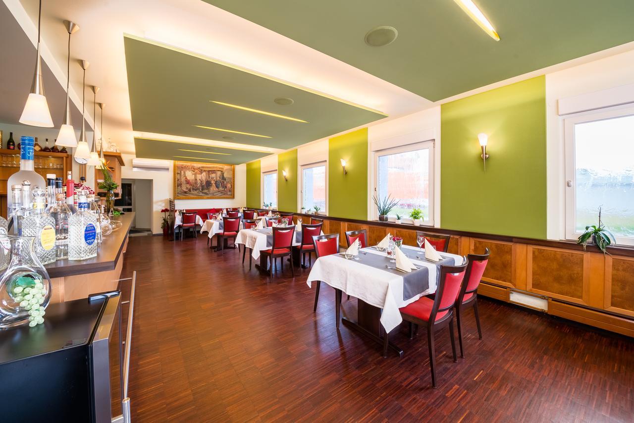 וורת אם ריין Hotel Restaurant Vater Rhein מראה חיצוני תמונה
