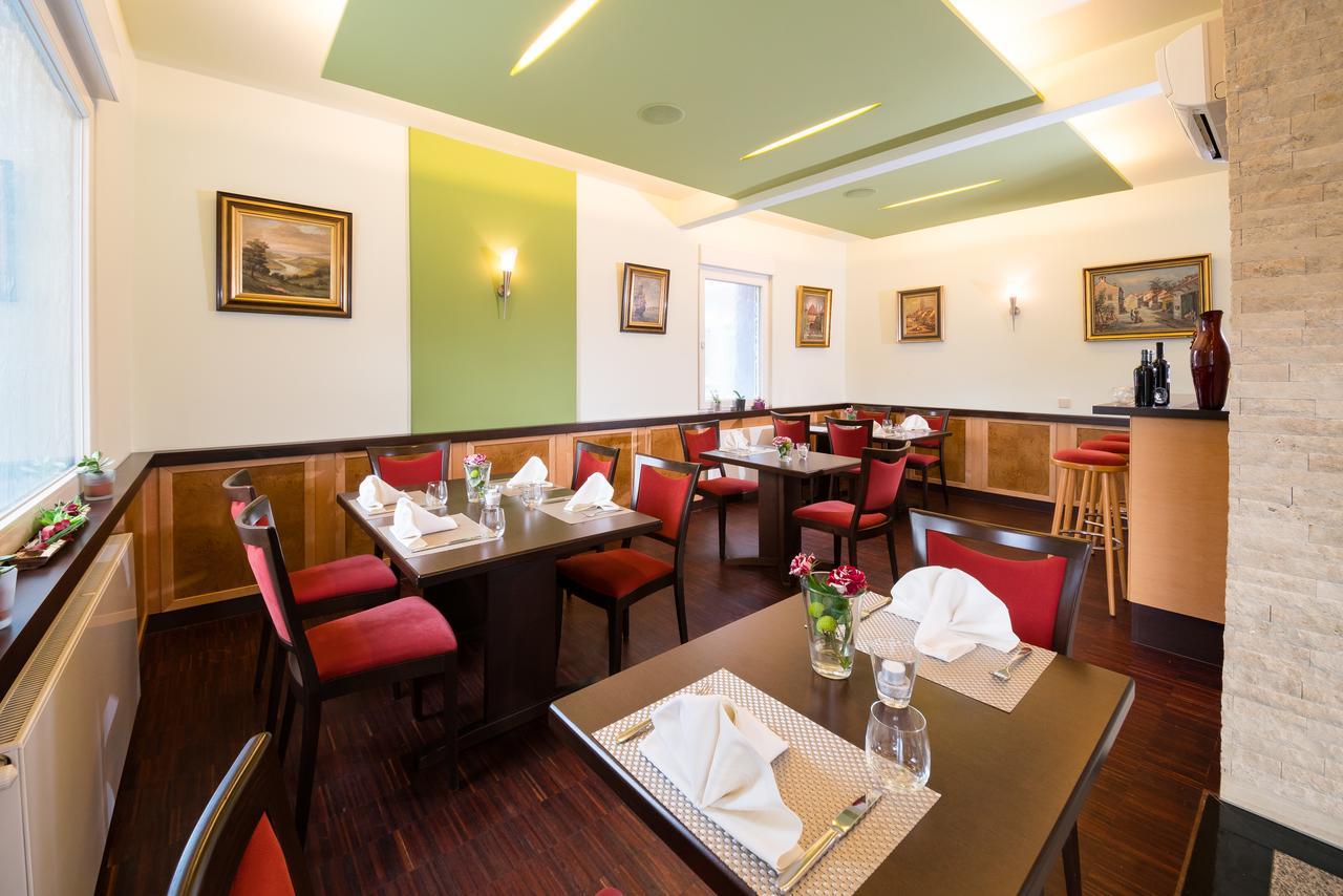 וורת אם ריין Hotel Restaurant Vater Rhein מראה חיצוני תמונה
